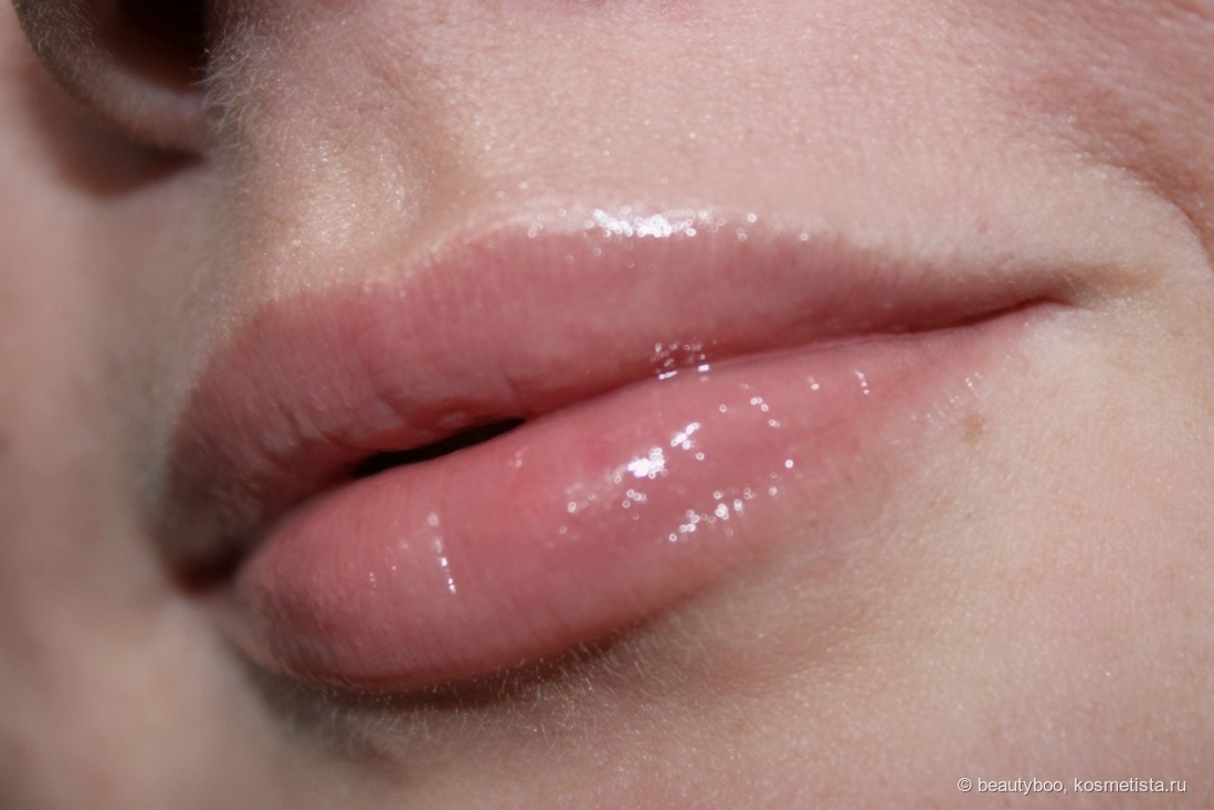 Buxom Full-On Plumping Lip Cream в оттенке Hot Toddy. Дневное освещение