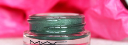 MAC Pro Longwear Paint Pots в оттенках Ultraviolet и Moss Definitely