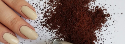 Если хочется сладкого или совсем не забытое старое....OPI my vampire is buff (E82)