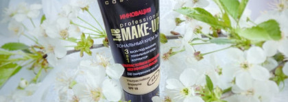 Житель моей косметички в жаркое время года. Тональный крем Eveline Cosmetics Professional Art Make-Up 3 в 1