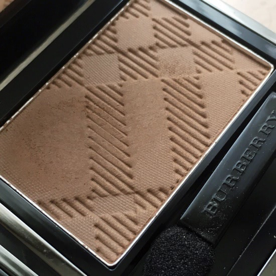 Натуральный шёлк с Burberry eye colour silk