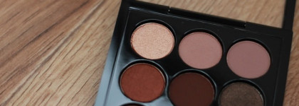 Одна из самых популярных и любимых - MAC Burgundy Times Nine palette