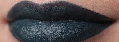 Три смелых Lip Paint от Essence