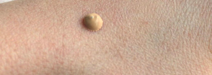 Шелковая тональная основа Kanebo Sensai Fluid Finish SPF 15 # FF202 Soft Beige