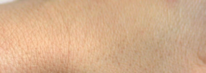 Шелковая тональная основа Kanebo Sensai Fluid Finish SPF 15 # FF202 Soft Beige