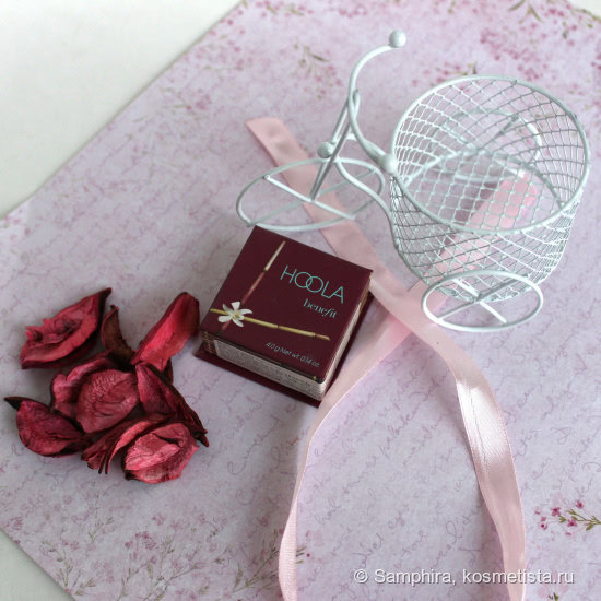 Легендарный бронзер Benefit Hoola Bronzing Powder