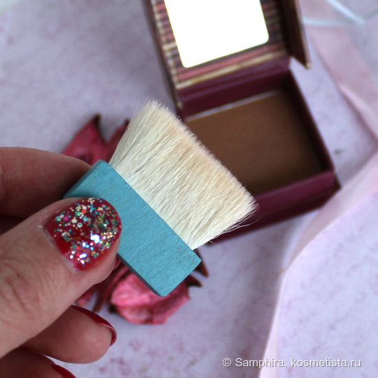 Легендарный бронзер Benefit Hoola Bronzing Powder