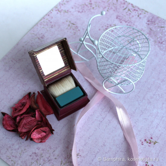 Легендарный бронзер Benefit Hoola Bronzing Powder