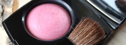 Румяна Chanel Joues Contraste в оттенке 64 Pink Explosion для создания морозного румянца