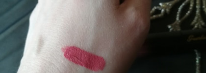 Матовая разглаживающая помада Guerlain Intense Liquid Matte в оттенке M65 Tempting Rose