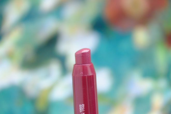 Clinique chubby stick intense moisturizing lip colour balm 08 grandest grape и помощник Летуаль Lingerie contour levres fidele 107 prune dentelle