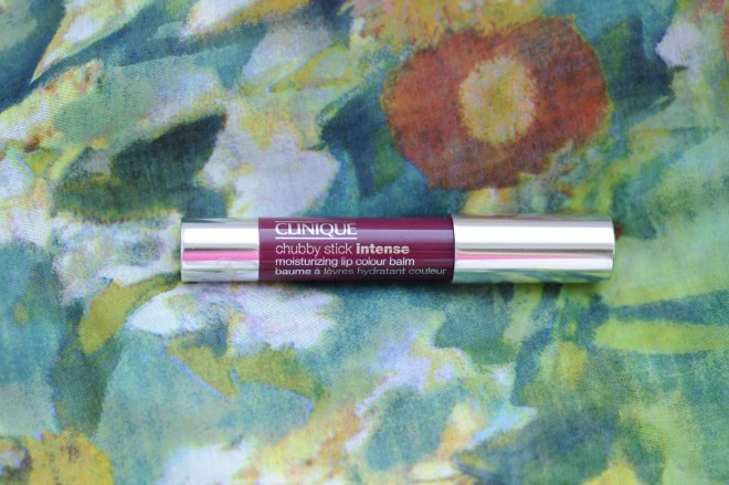 Clinique chubby stick intense moisturizing lip colour balm 08 grandest grape и помощник Летуаль Lingerie contour levres fidele 107 prune dentelle
