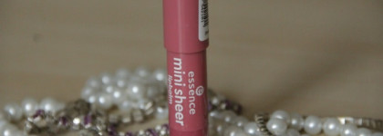 Помада-бальзам от Essence