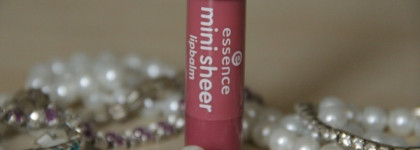 Помада-бальзам от Essence