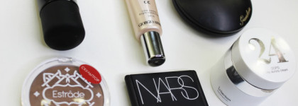 Becca The One Perfecting Brush Limited Edition Champagne Gold