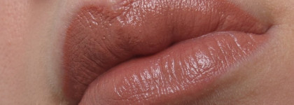 Бохо в помощь: губная помада Lasting Finish Lipstick by Kate Anniversary, тон 056 Boho Nude, Rimmel