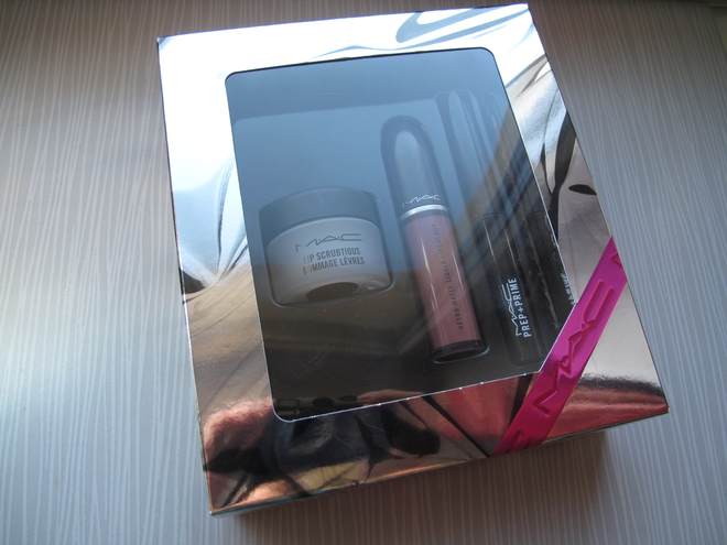 Набор MAC Shiny pretty things scrub set: Vanilla