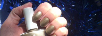 Essence 01 I still believe in Santa Claus, Orly 20721 Star spangled, OPI Solitaire