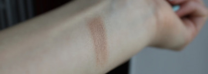 Естественное скульптурирование от NYX с помощью High Definition Blush #22 и Pro Fan Brush #06