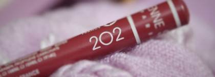 Идеальный карандаш-помощник для губ Jolies Levres от Vivienne Sabo в оттенке #202 для чайной розы