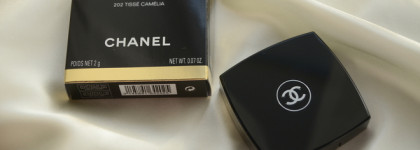 Деликатный цвет Chanel Les 4 Ombres 202 Tissé Camélia