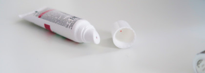 Блеск для губ на жаркое лето: Eveline Fruity Smoothie Lip Gloss — Blackberry