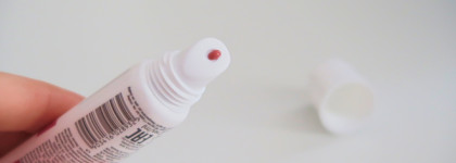 Блеск для губ на жаркое лето: Eveline Fruity Smoothie Lip Gloss — Blackberry