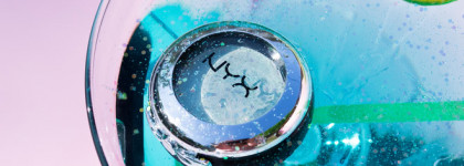 NYX Prismatic eyeshadow в русалочьем оттенке