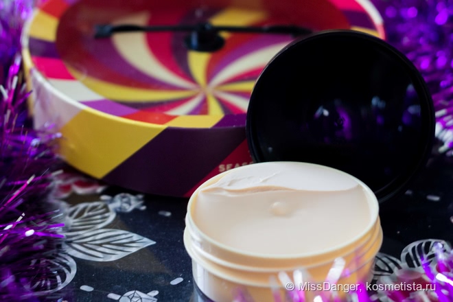 The Body Shop Подарочный набор масел для тела «Рождественская коллекция»: Морозные ягоды, Зимняя слива, Ванильный чай; отшелушивающее полотенце розовое