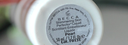 Отличный хайлайтер Becca Shimmering Skin Perfector в оттенках Pearl и Opal