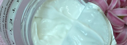 Успокаивающая маска для лица на основе жасмина и лилии Jasmine & Lily Healing Mask Chantecaille