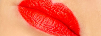 Стойкая матовая Помада для губ от Valentin Yudashkin в оттенках 401, 404, 406