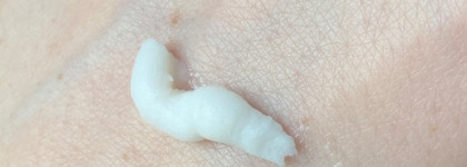 Clarins Очищающий пенящийся крем Doux Nettoyant Moussant Hydratant Camellia Collection