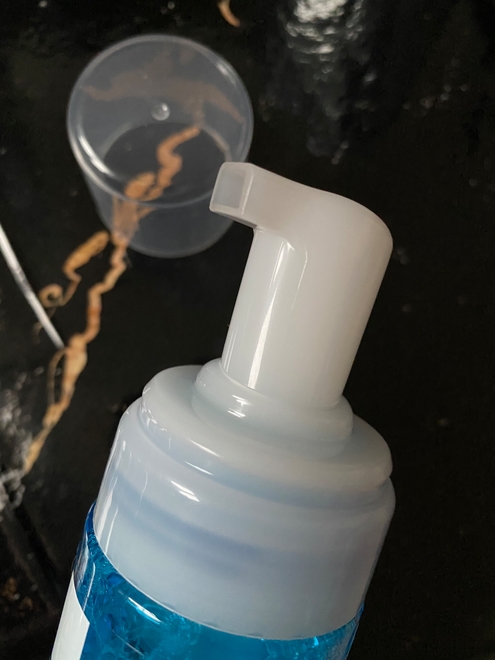 Нежно, но качественно очищает кожу и снимает макияж: Мицеллярная пенка Cleansing Micellar Foam Toleriane от La Roche-Posay