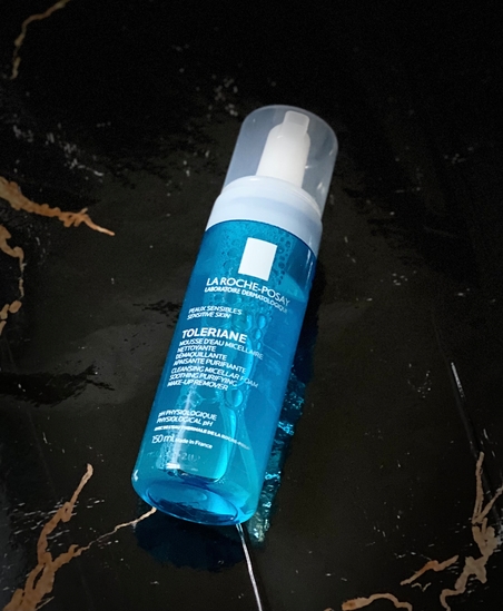 Нежно, но качественно очищает кожу и снимает макияж: Мицеллярная пенка Cleansing Micellar Foam Toleriane от La Roche-Posay
