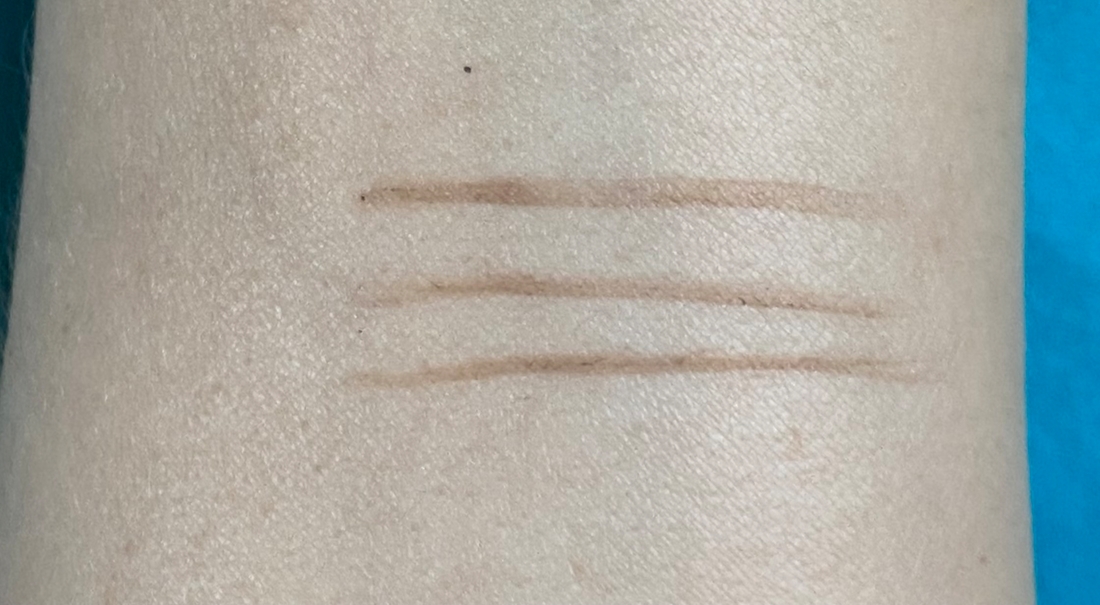 Divage Карандаш для бровей Brow pencil Pretty Slim в оттенке 02