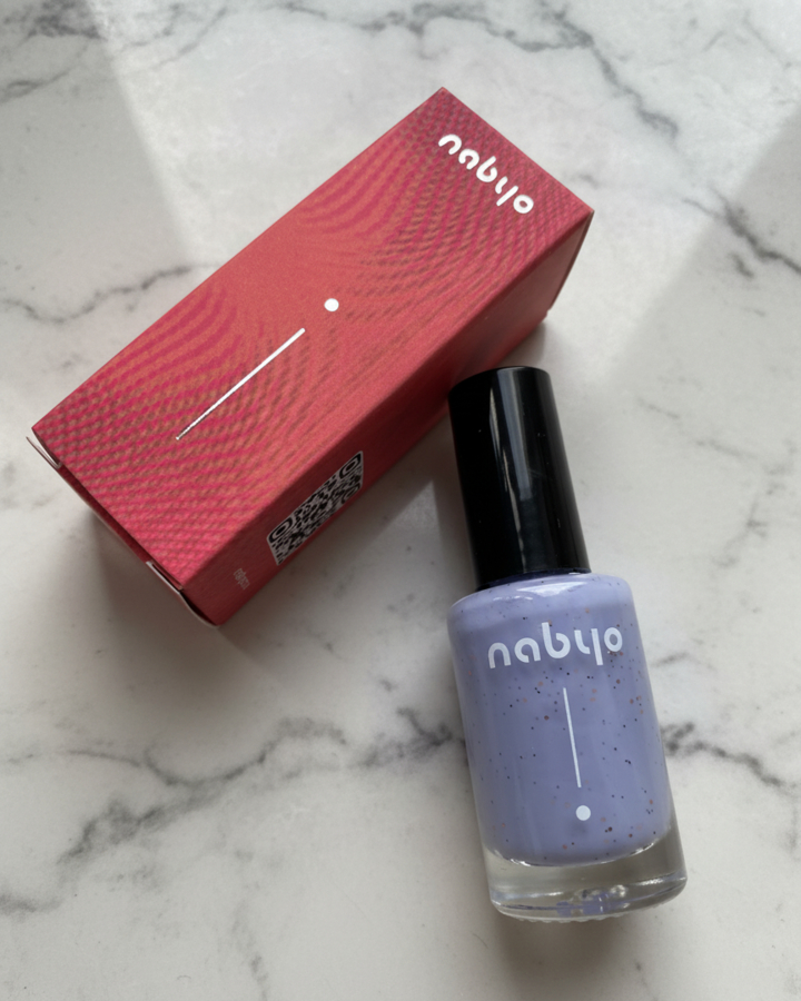 Лак для ногтей Nabyo в оттенке 1093 «Первая вкладка»