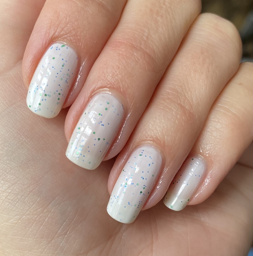 Лак для ногтей Nabyo в оттенке 1096 «Курьер на автопилоте» в два слоя