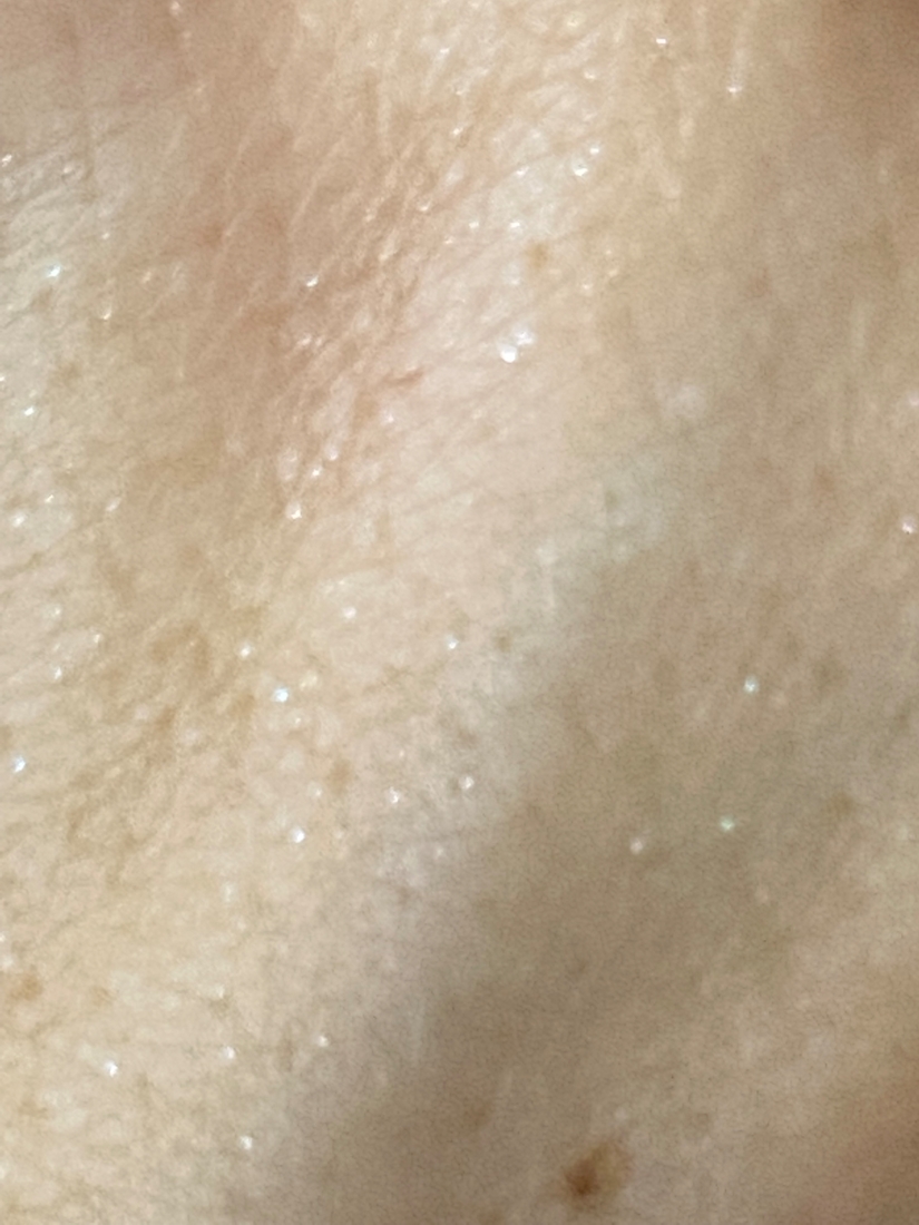 Victoria Klos Парфюмированный крем-лосьон для тела и рук №20 Glow Cream Shimmer свотчи