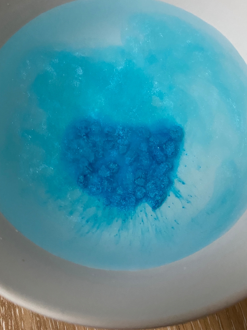 Victoria Klos Соль для ванны с шиммером Sweet Vanilla Bath salt & shimmer свотчи