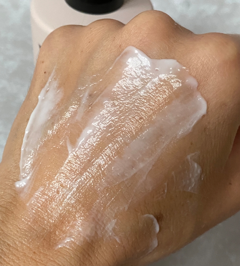 Victoria Klos Парфюмированный крем-лосьон для тела и рук №4 Cherry Perfumed Cream свотчи