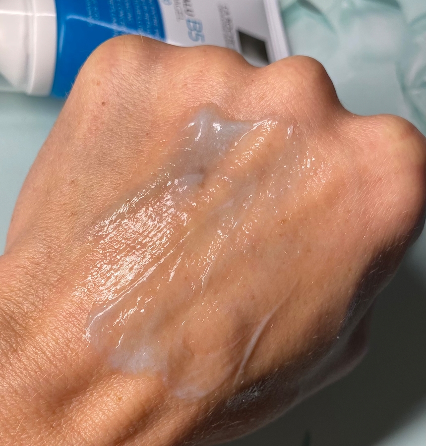 Концентрированный аквагель для увлажнения и тонуса кожи La Roche-Posay Hyalu B5 AquaGel SPF30 свотчи