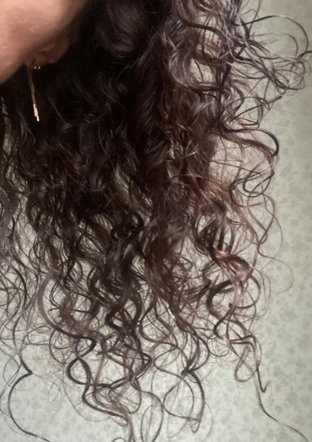 Krassa Спрей-уход для кудрявых и вьющихся волос Curl нанесен на сухие волосы, каст не разбит