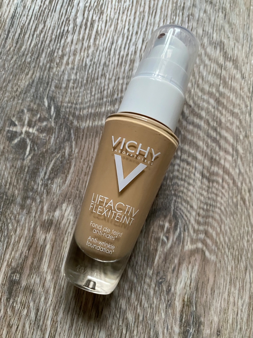 Тональный крем Vichy Liftactiv Flexilift Teint. У меня крем в оттенке Nude 25 - белый песок
