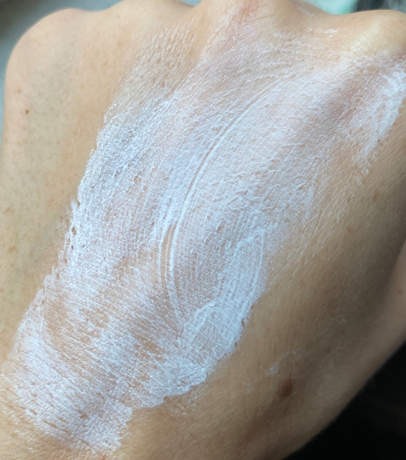 Limoni Солнцезащитный крем для лица и тела Aqua Sun Cream SPF 50+ PA++++ свотчи