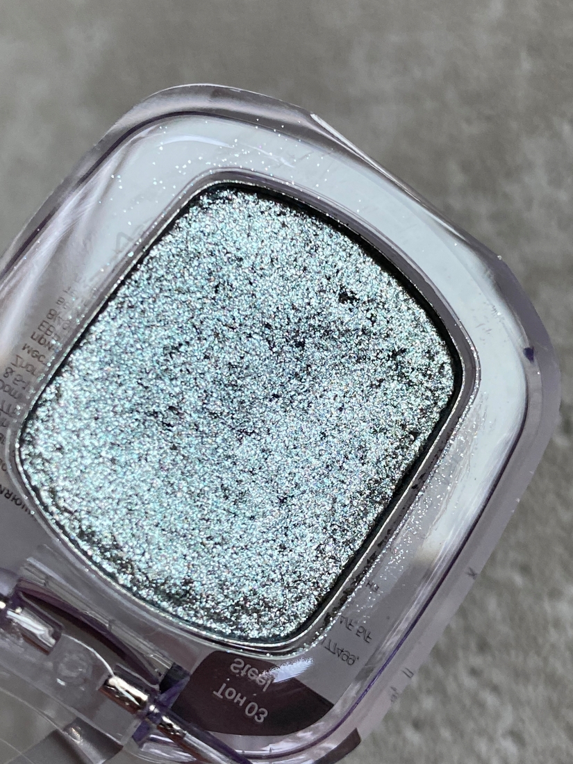 Divage Сияющие Тени для век AI Shadow в оттенке 03 Steel - Серебряное сияние.