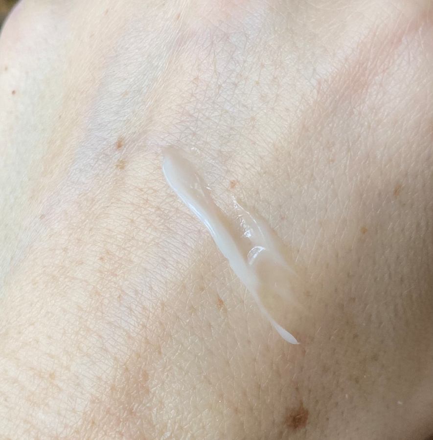 Осветляющий крем с 6% транексамовой кислотой и витамином С Trimay Mela-Tranex Daily Vitalize Cream свотчи