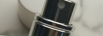 Аромат без нот, хамелеон или идеальная «подложка»: Not A Perfume от Juliette Has A Gun