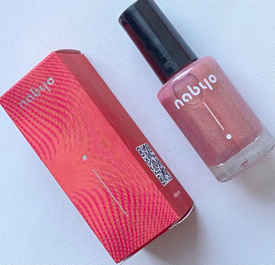 Лаки для ногтей от Nabyo в оттенках "Далёкий мираж"