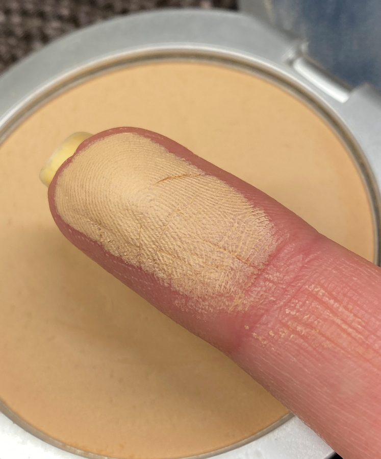 AnnBeauty Увлажняющая компактная пудра Powder Foundation 002 Nude свочти